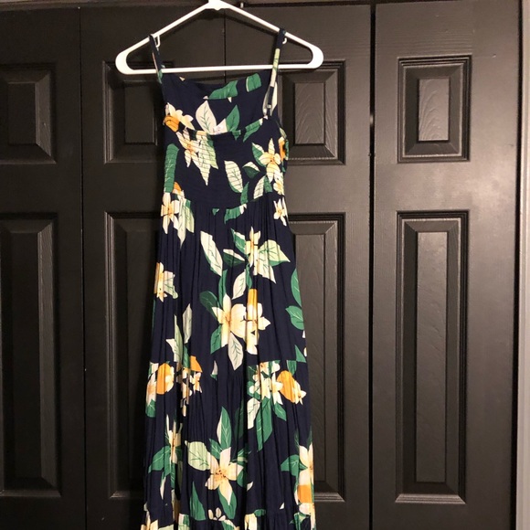 simple formal loose dress - Picture 2 of 2